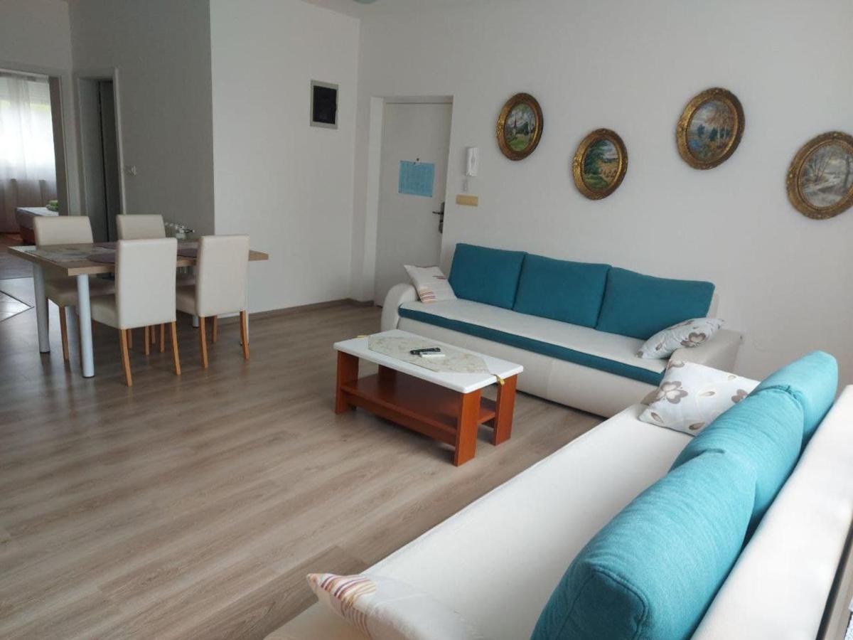 Bluegum Apartments Ližnjan Esterno foto