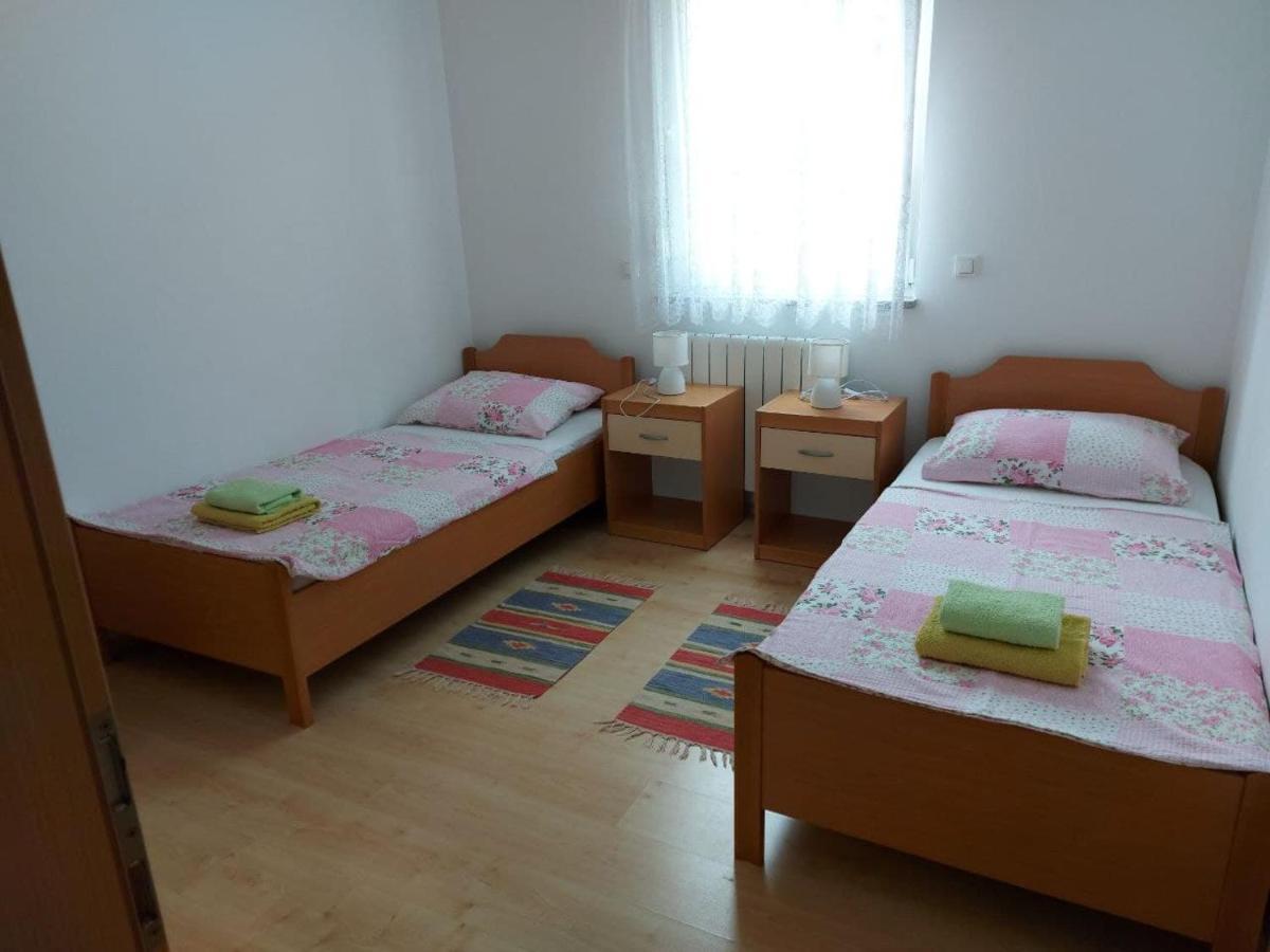 Bluegum Apartments Ližnjan Esterno foto