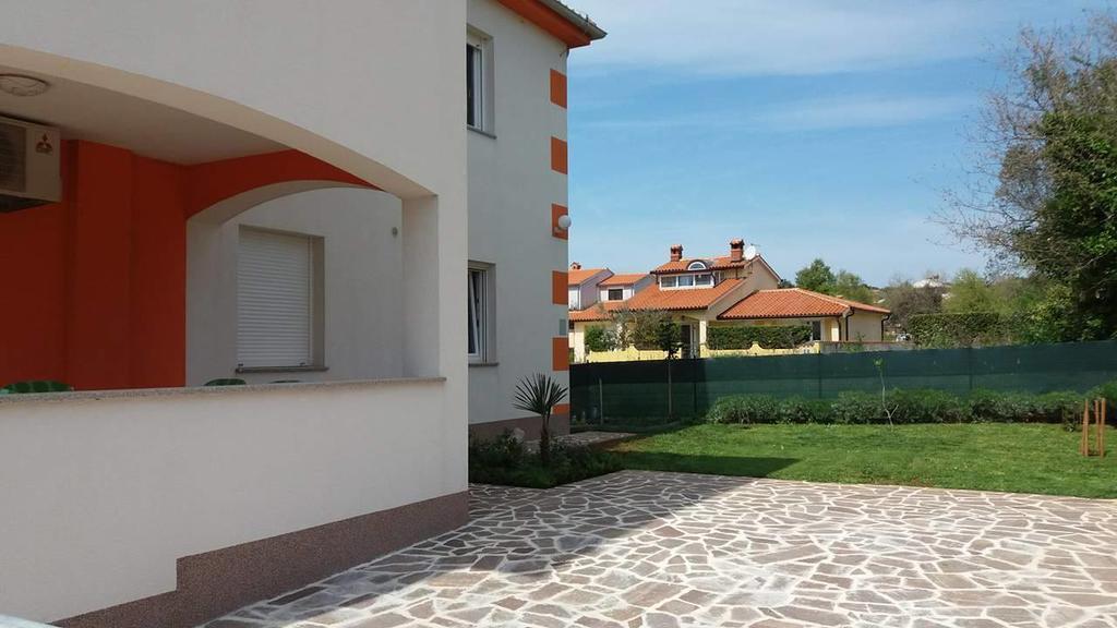 Bluegum Apartments Ližnjan Esterno foto