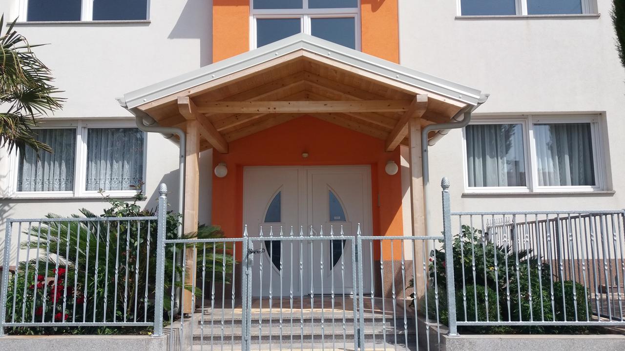 Bluegum Apartments Ližnjan Esterno foto
